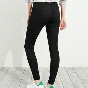 Hollister black acid wash skinny jeans - 3 short
